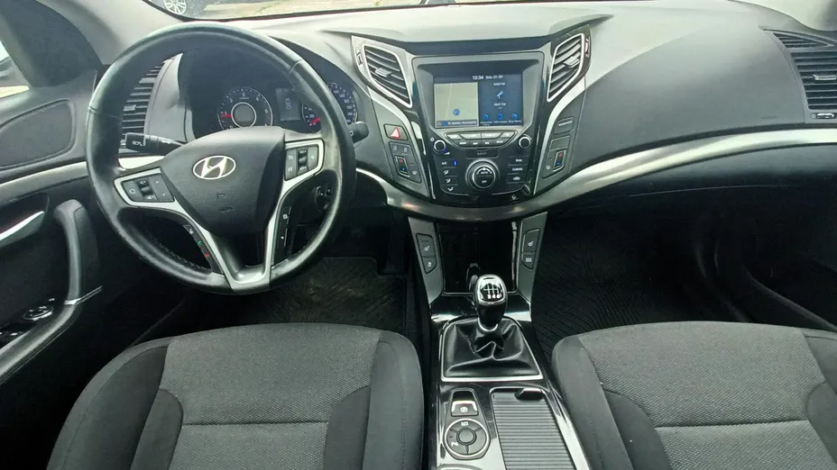 HYUNDAI i40 -