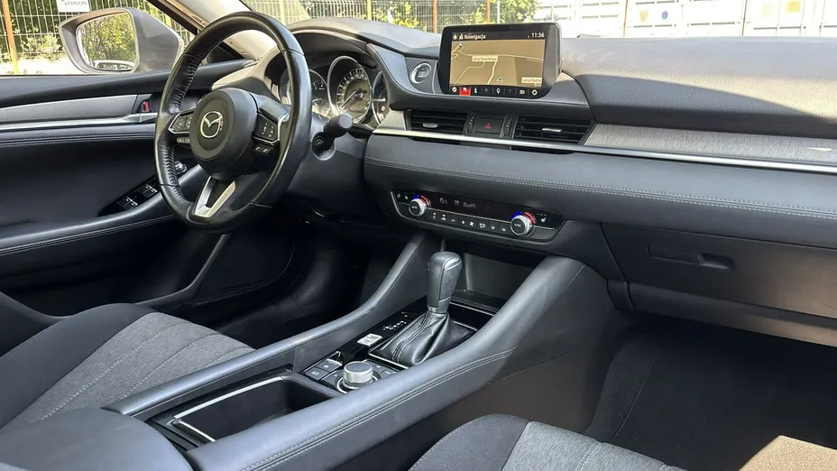 MAZDA 6 -