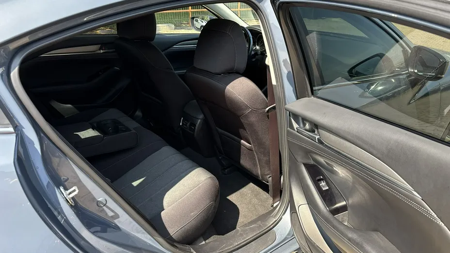 MAZDA 6 -