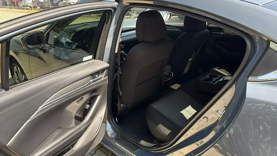 MAZDA 6 -