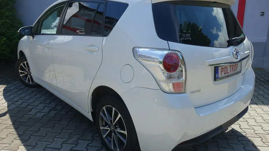 TOYOTA Verso -