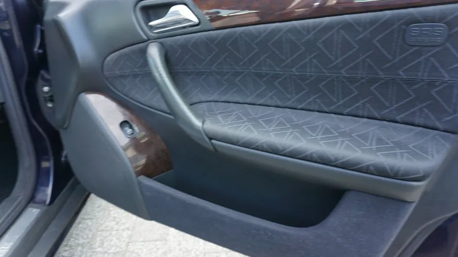 MERCEDES-BENZ C Klasa -