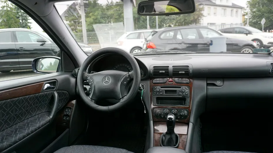 MERCEDES-BENZ C Klasa -