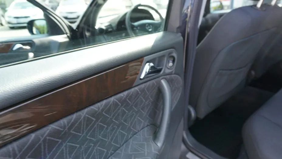 MERCEDES-BENZ C Klasa -
