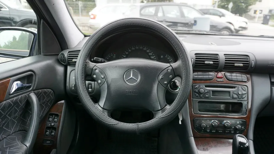 MERCEDES-BENZ C Klasa -