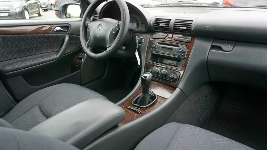 MERCEDES-BENZ C Klasa -