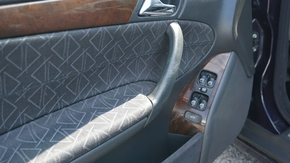 MERCEDES-BENZ C Klasa -