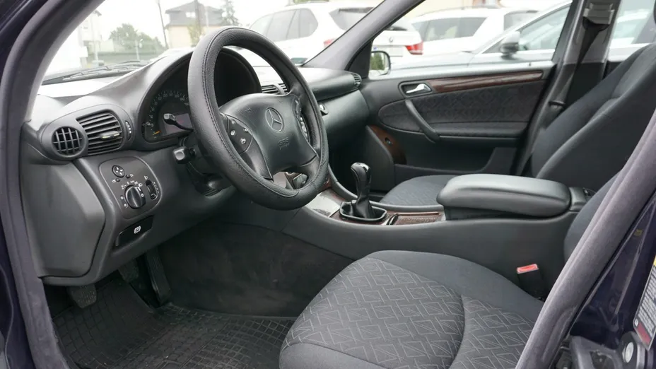 MERCEDES-BENZ C Klasa -