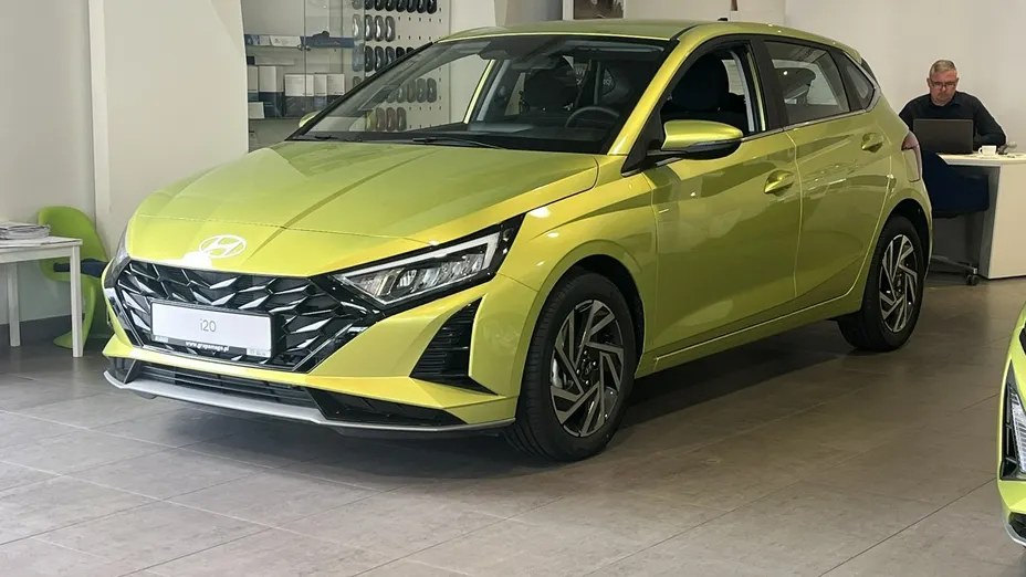 HYUNDAI i20 -