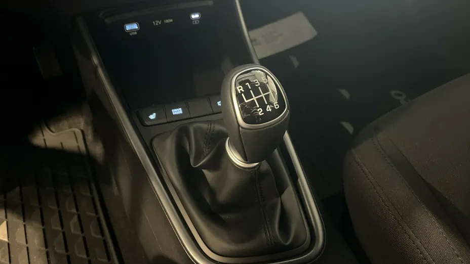 HYUNDAI i20 -