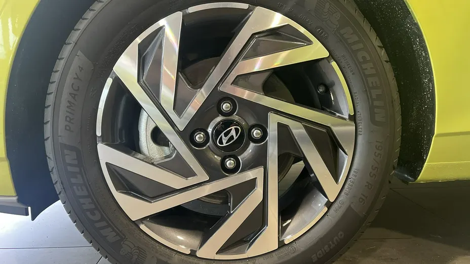 HYUNDAI i20 -