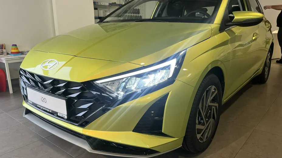 HYUNDAI i20 -