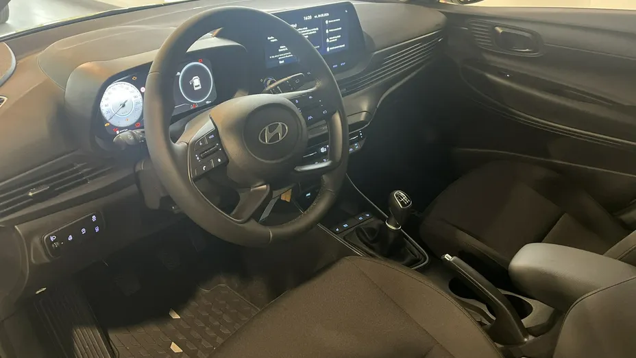 HYUNDAI i20 -