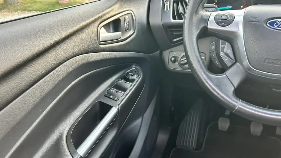 FORD Kuga -