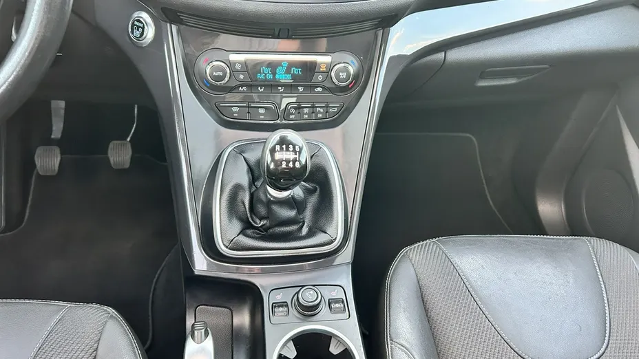 FORD Kuga -