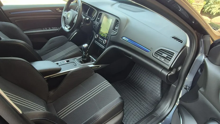 RENAULT Megane -