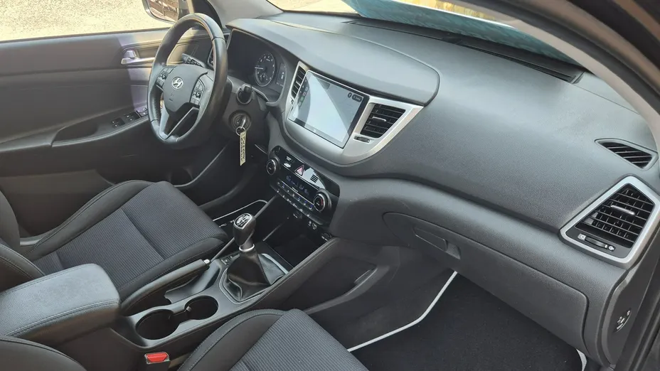 HYUNDAI Tucson -