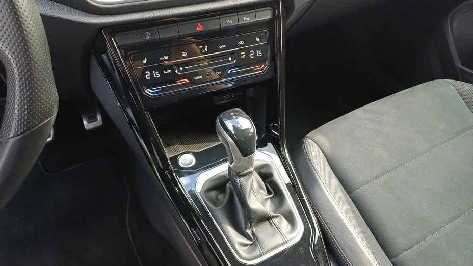 VOLKSWAGEN T-ROC -