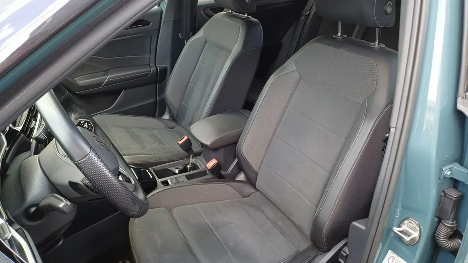 VOLKSWAGEN T-ROC -