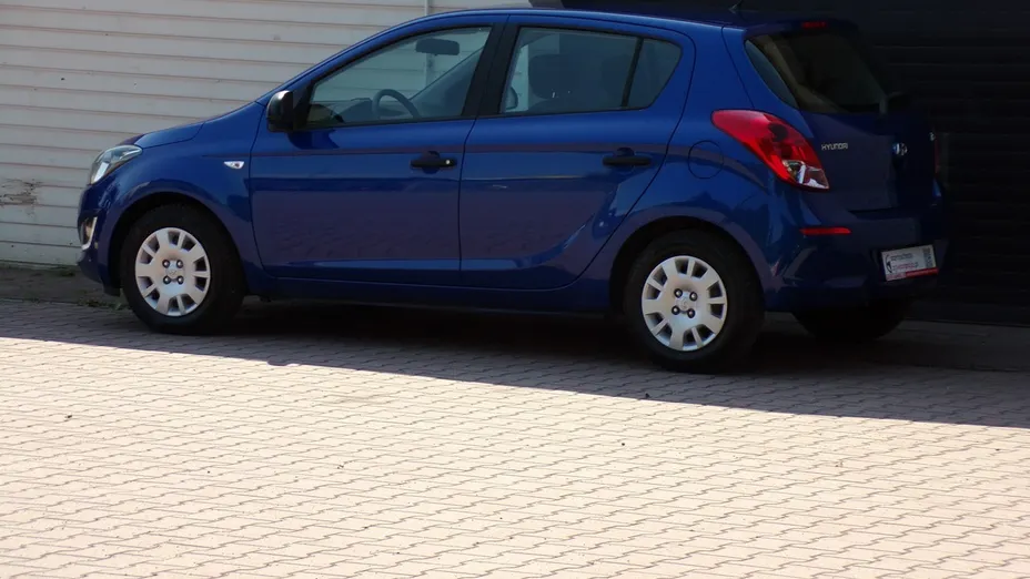 HYUNDAI i20 -