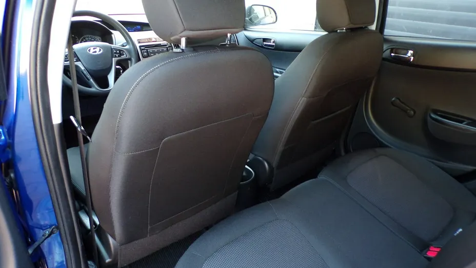 HYUNDAI i20 -
