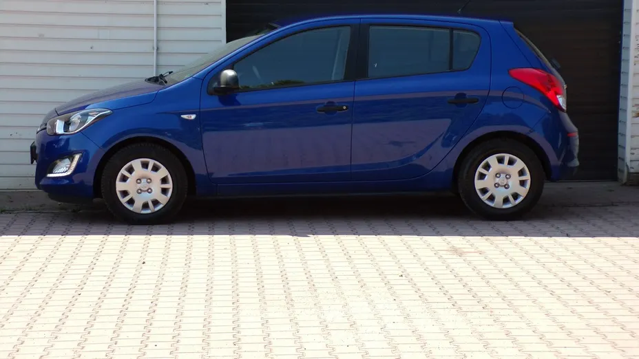 HYUNDAI i20 -