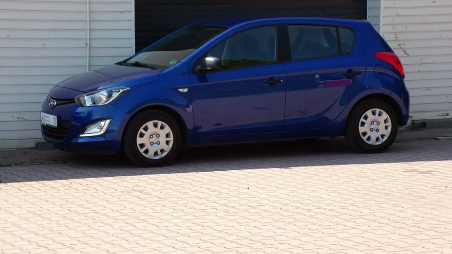 HYUNDAI i20 -