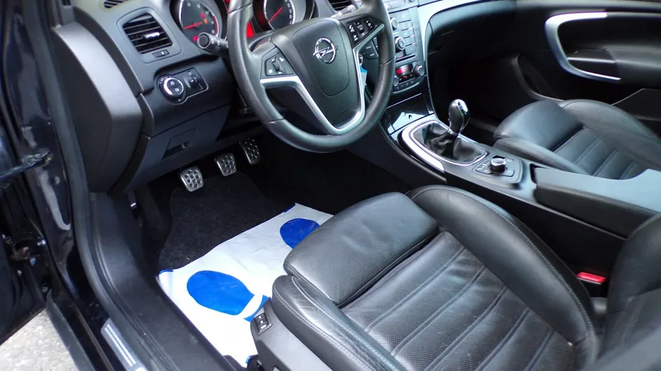 OPEL Insignia -
