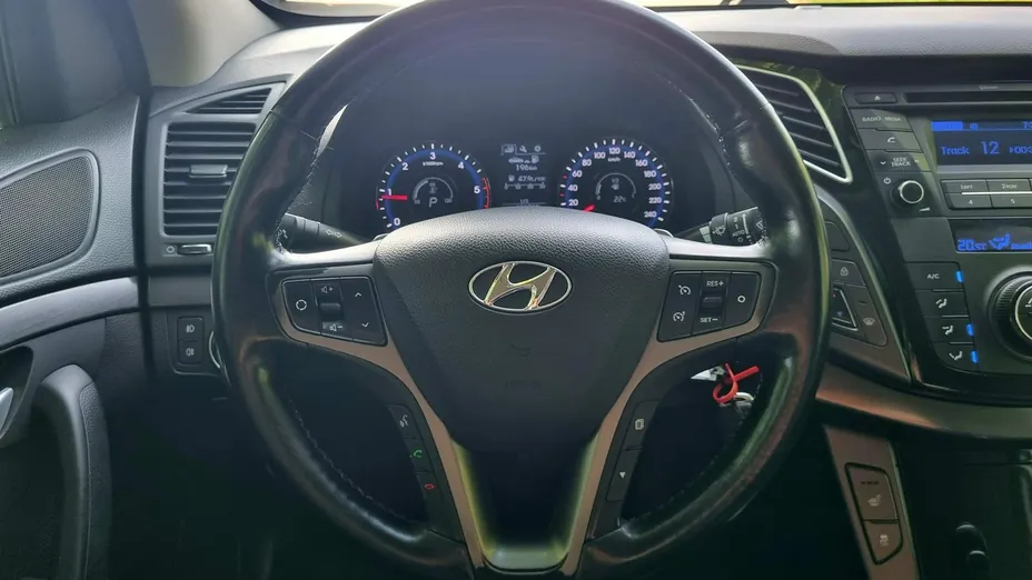 HYUNDAI i40 -