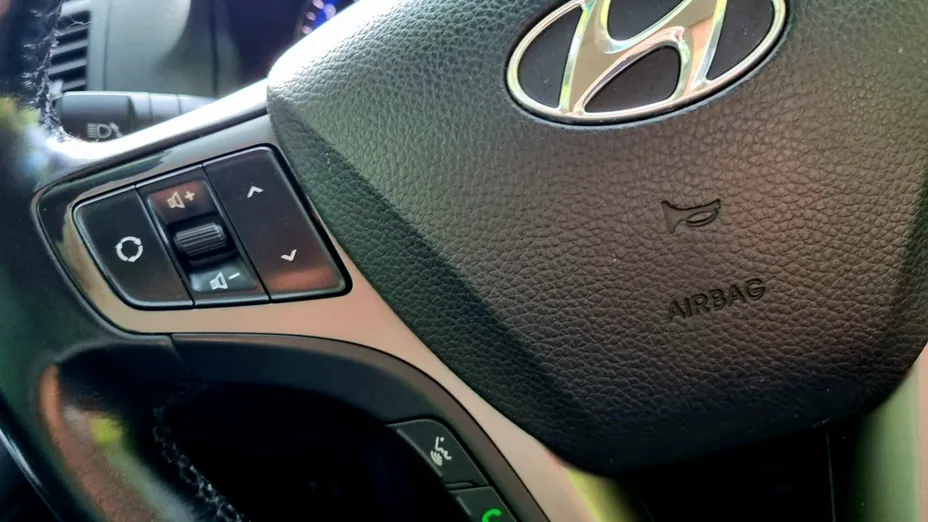 HYUNDAI i40 -