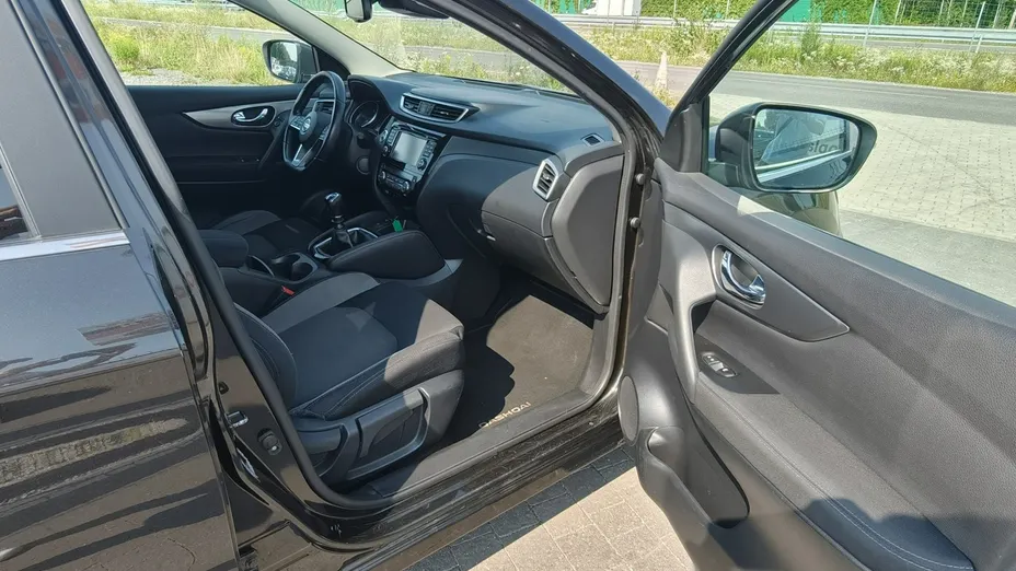 NISSAN Qashqai -
