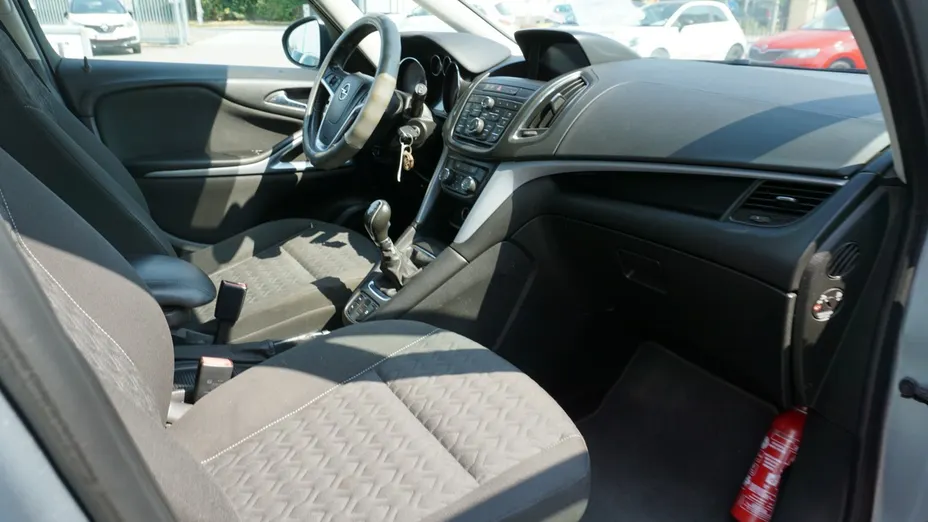 OPEL Zafira -