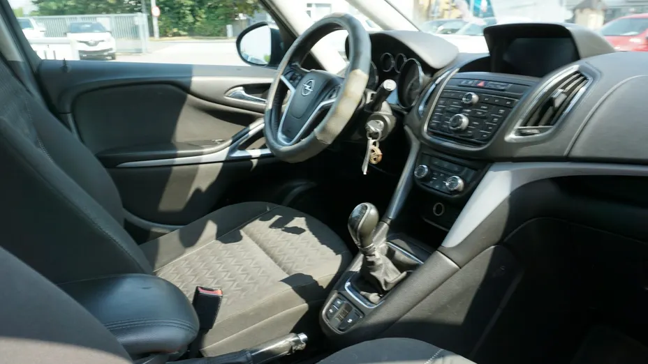 OPEL Zafira -