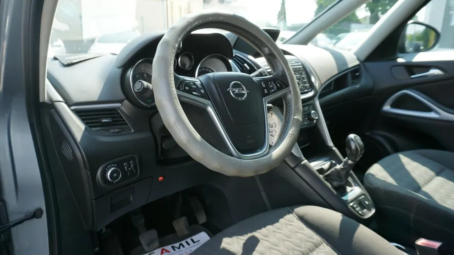 OPEL Zafira -