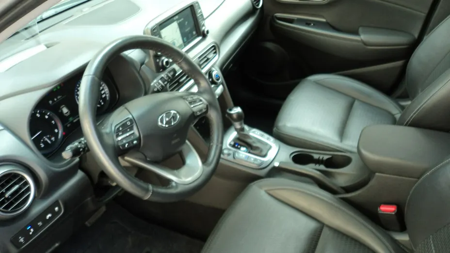 HYUNDAI Kona -