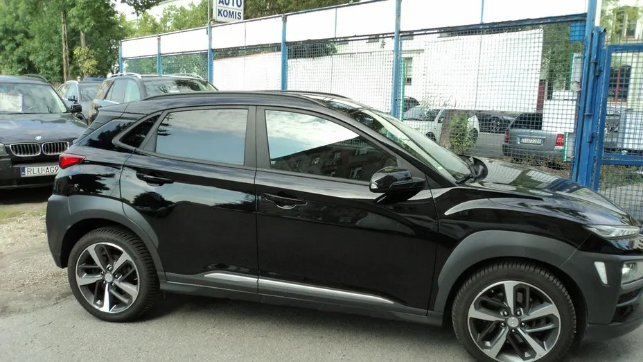 HYUNDAI Kona -