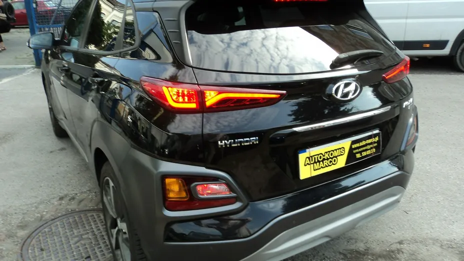 HYUNDAI Kona -