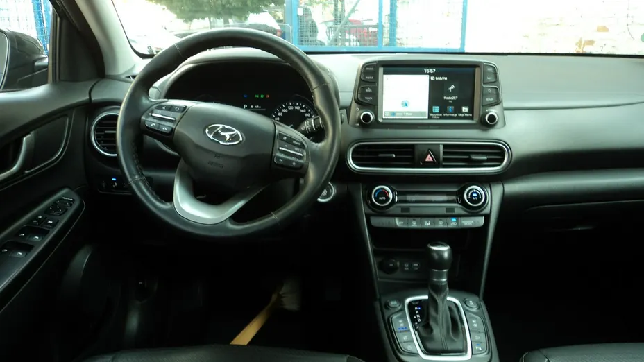 HYUNDAI Kona -