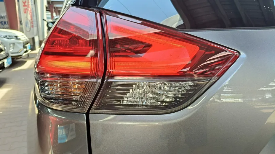 NISSAN X-Trail -