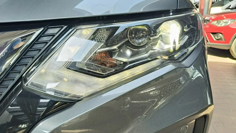 NISSAN X-Trail -