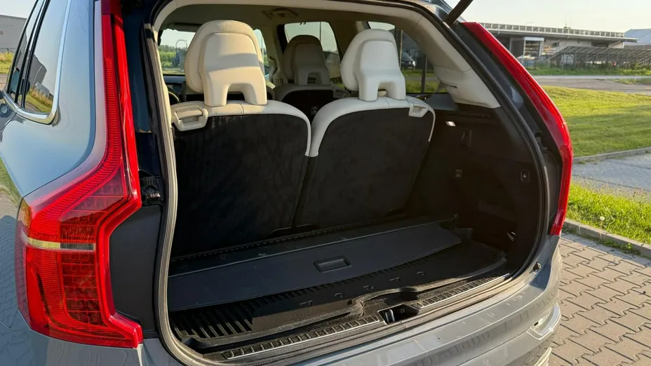 VOLVO XC90 -
