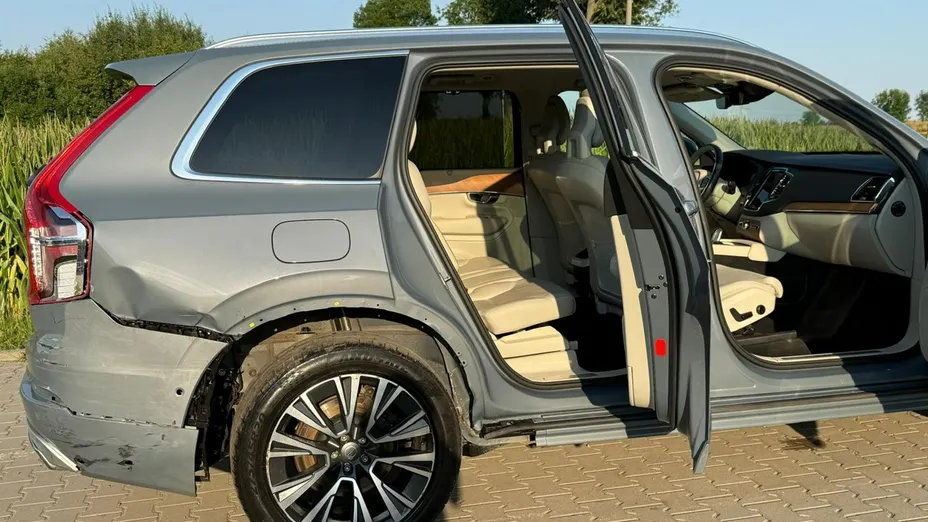 VOLVO XC90 -