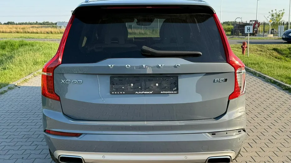 VOLVO XC90 -