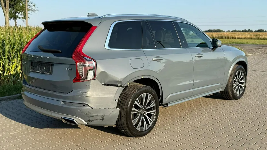 VOLVO XC90 -