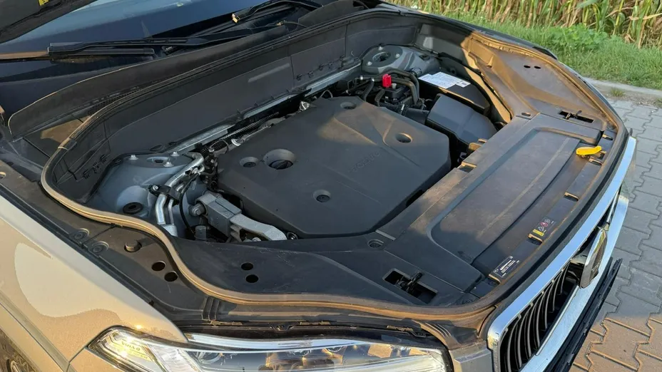 VOLVO XC90 -
