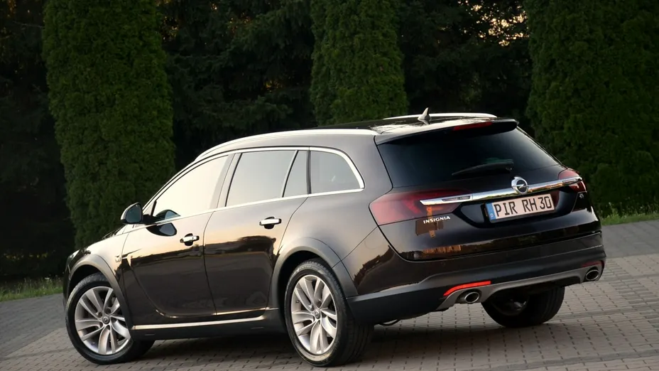 OPEL Insignia -
