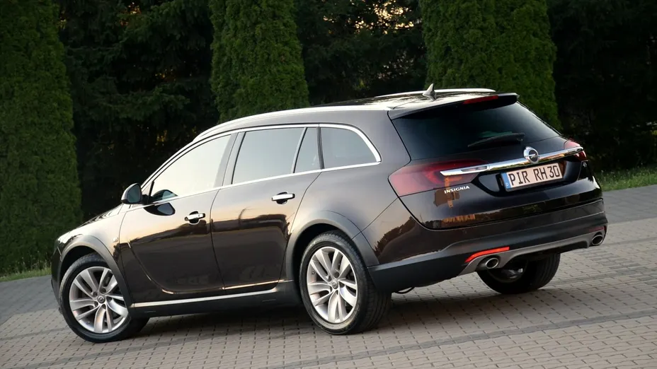 OPEL Insignia -