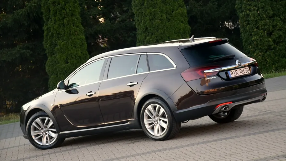 OPEL Insignia -