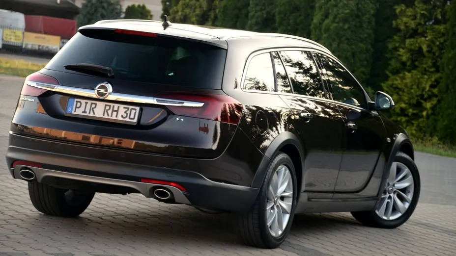 OPEL Insignia -