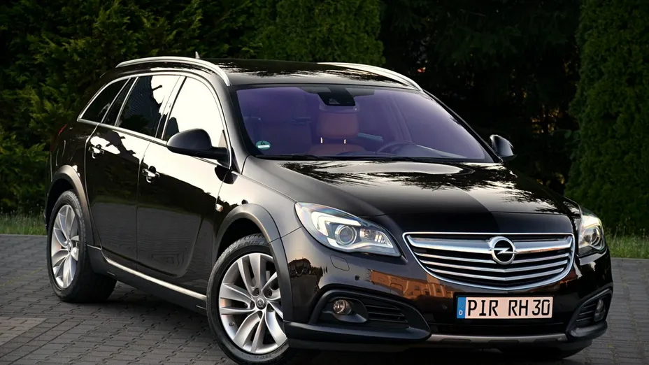OPEL Insignia -